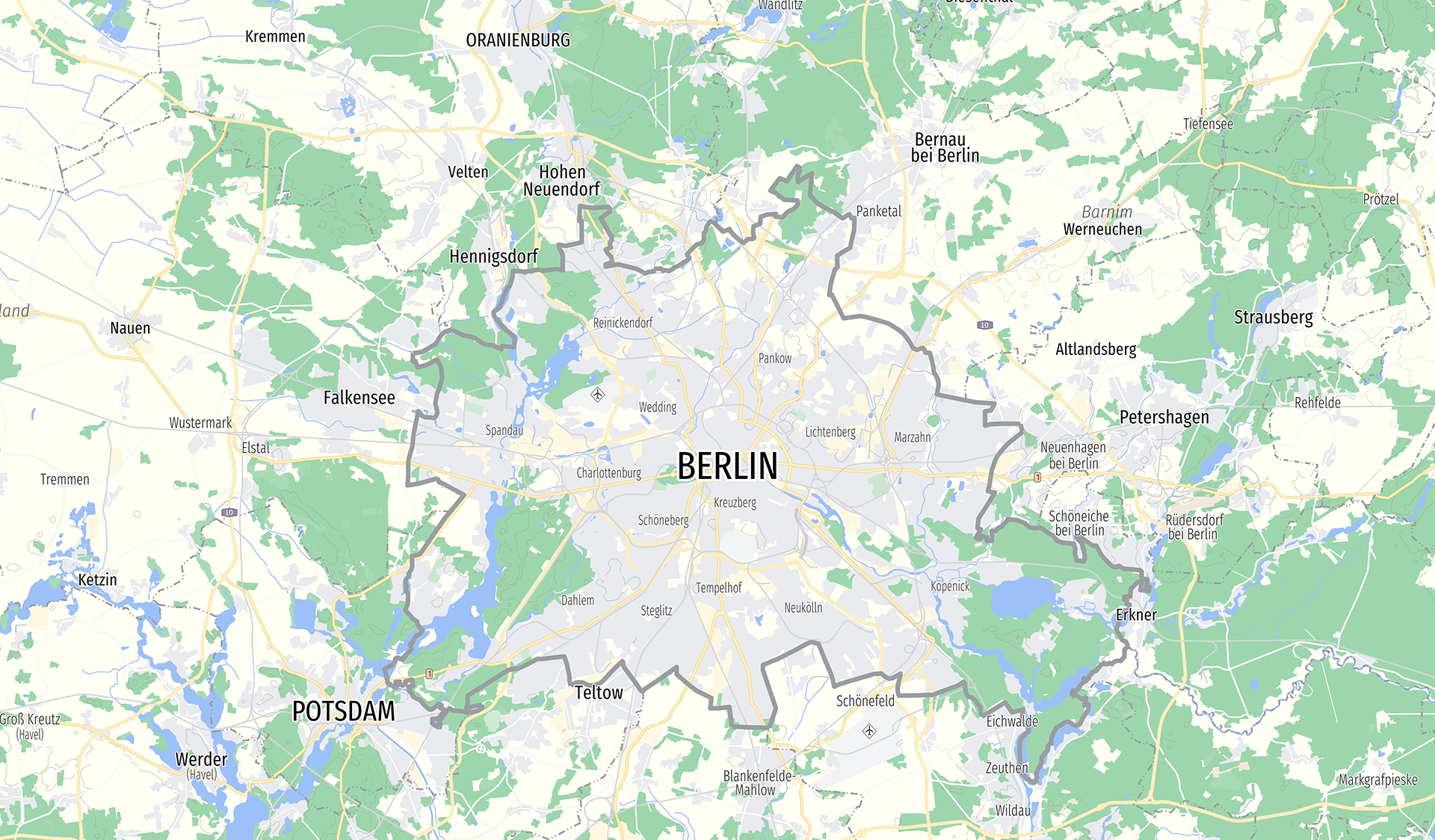 Übersichtskarte von Berlin und Umgebung mit Stadtgrenzen und Naturschutzgebieten.