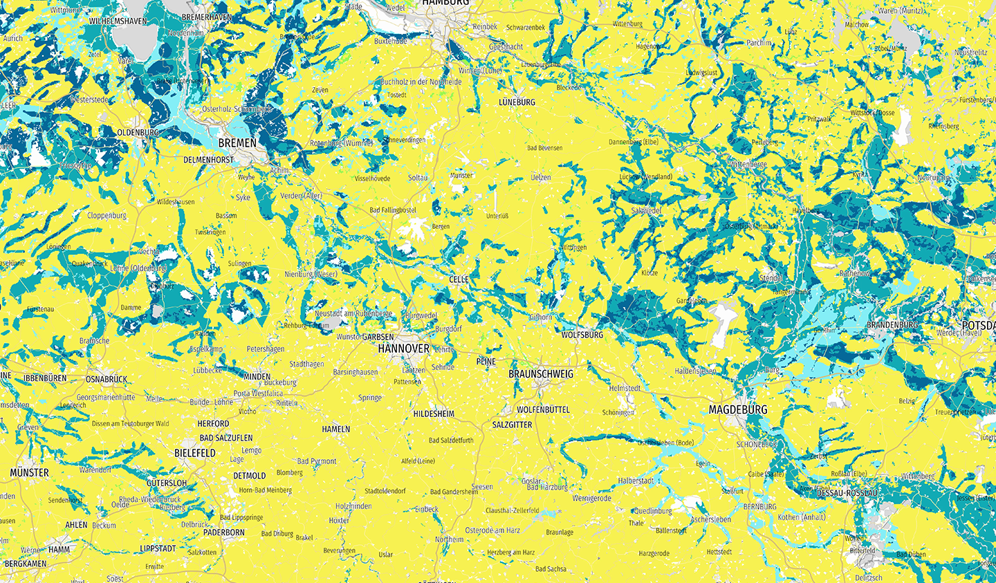 Karte mit verschiedenen Grundwasserstufen in Norddeutschland, farblich markiert von dunkelblau bis gelb.